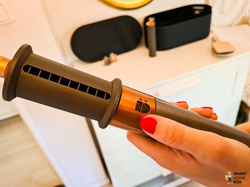 Смена насадки Dyson Airwrap.